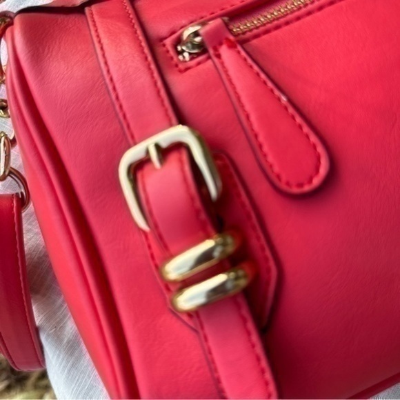 Red shoulder bag. Excellent condition. - Picture 8 of 8